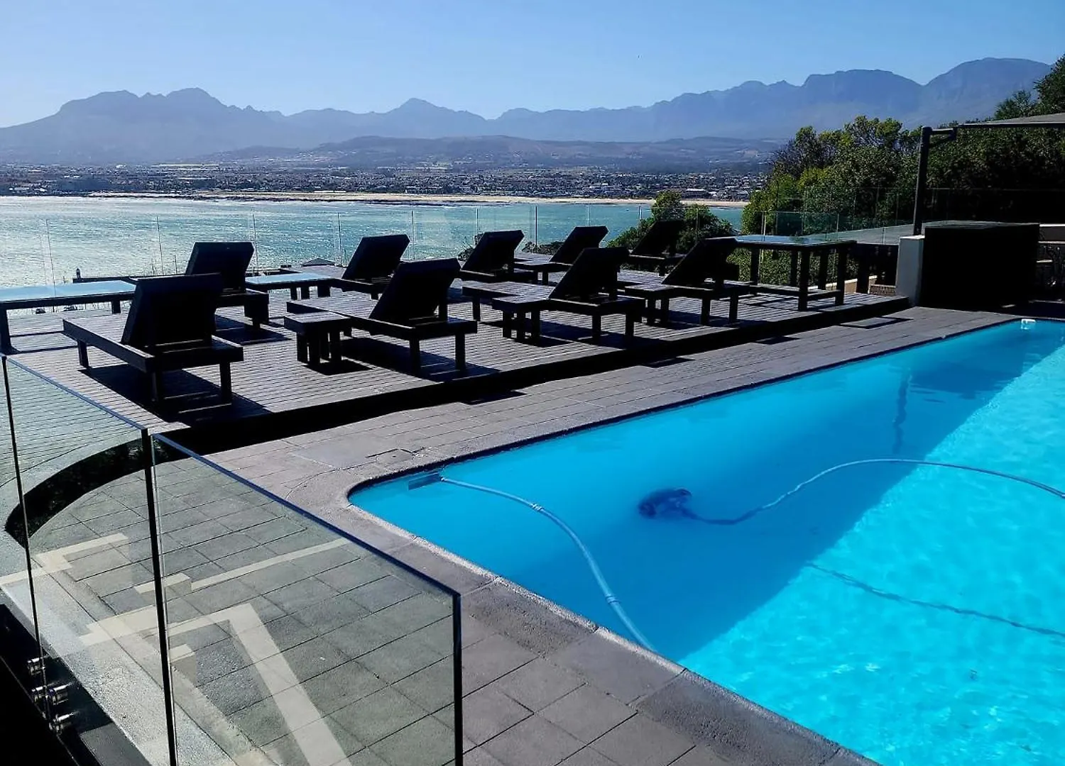 Bikini Beach Manor Apartment Gordons Bay