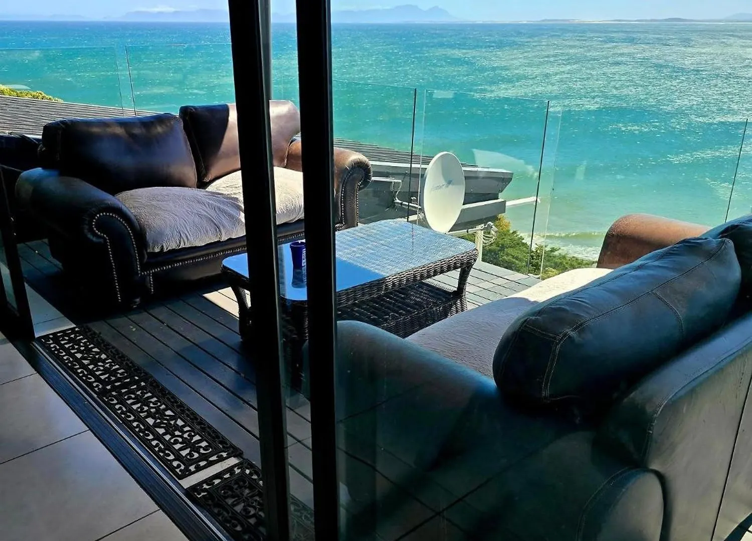 Bikini Beach Manor Apartment Gordons Bay